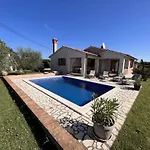 Steen Mirela Villa
