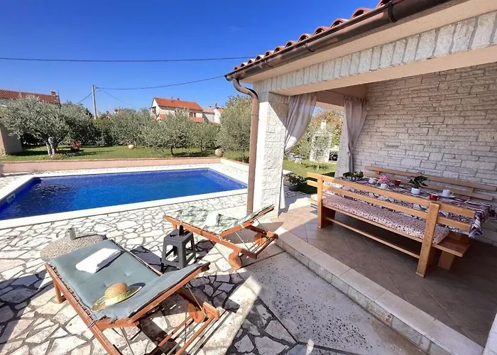 Steen Mirela Villa Barban